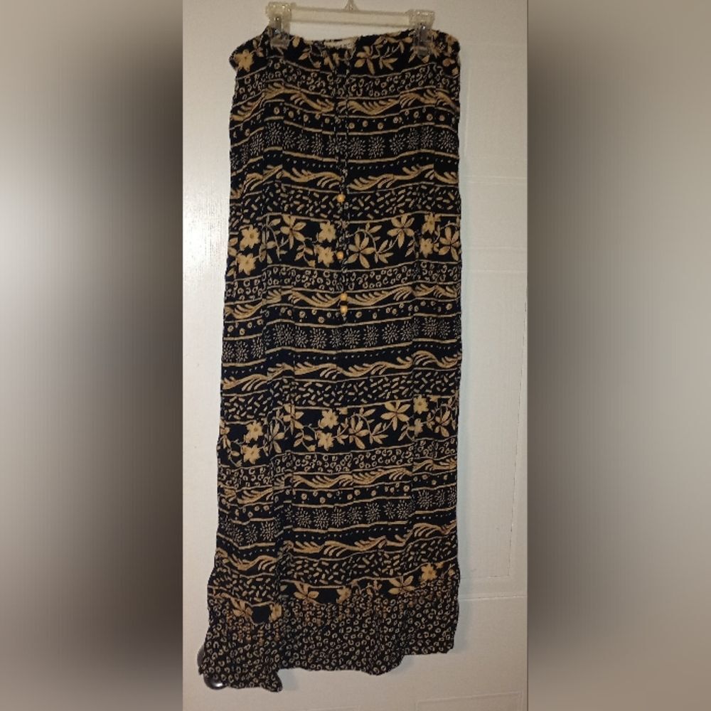 NOTATIONS Maxi Skirt with Beaded Accents Black and Gold Size Medium
